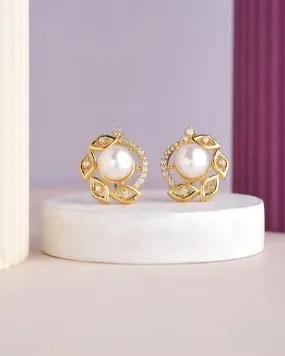 Delicate Stud Pearl Earring